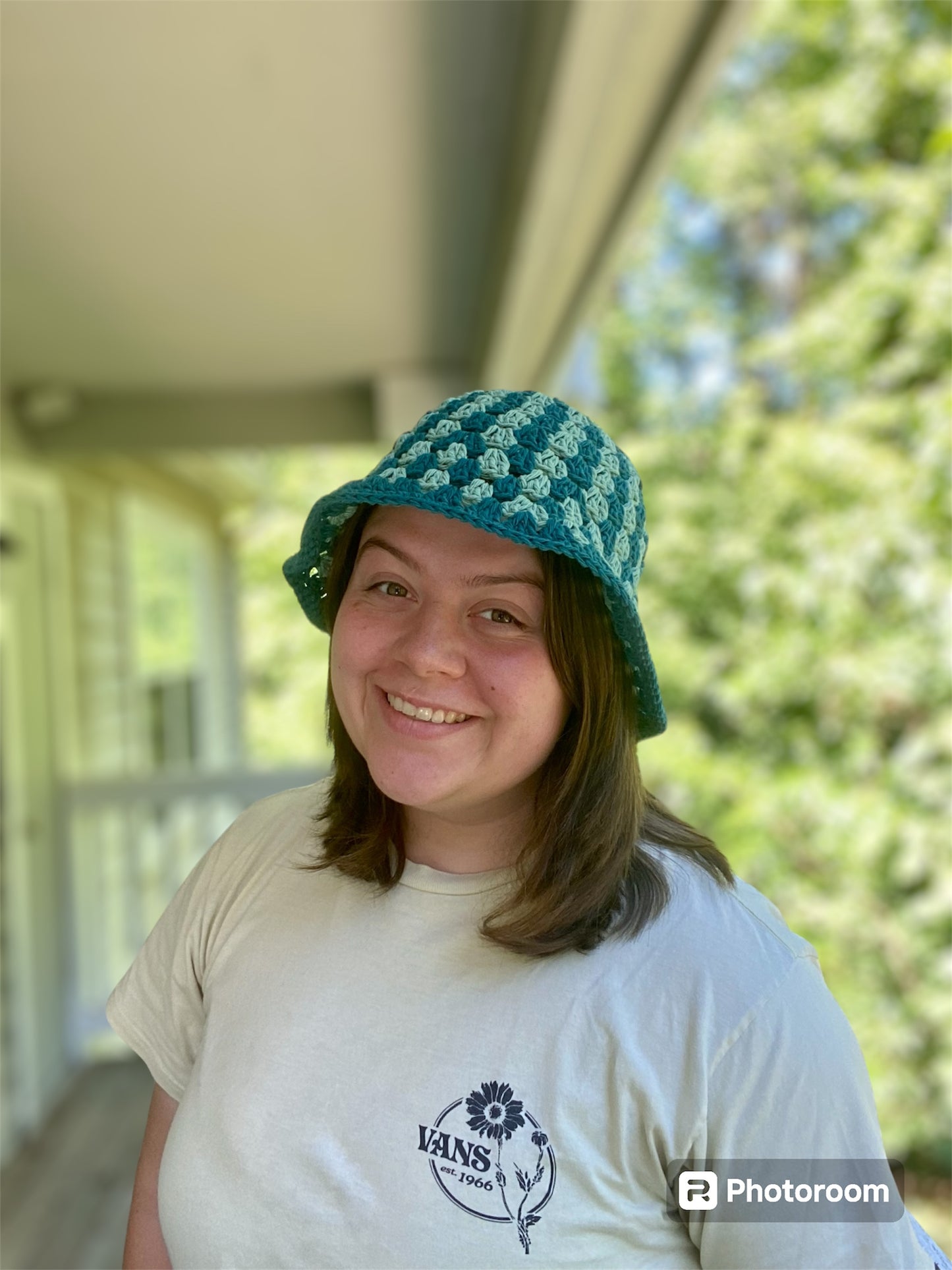 Granny Stitch Bucket Hat | Ocean waves
