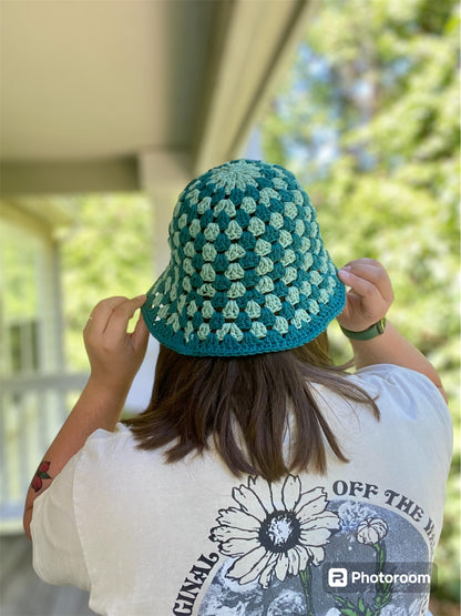 Granny Stitch Bucket Hat | Ocean waves